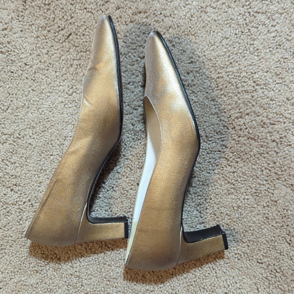 Stuart Weitzman Pumps - Picture 4 of 8